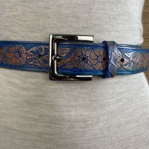 Handmade leather belt with flowers
